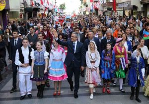 Dünya çocukları Karşıyaka'da buluştu