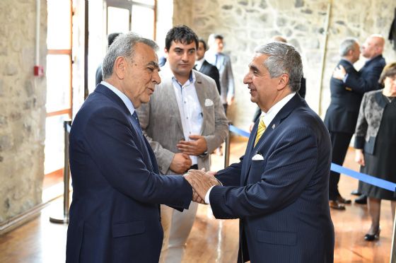 Acılar paylaşıldıkça azalır...