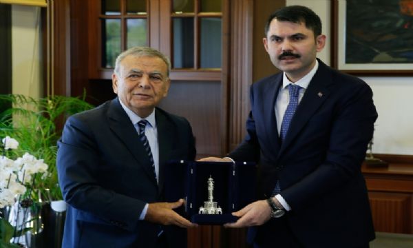 Çevre ve Şehircilik Bakanı Murat Kurum İzmir'de