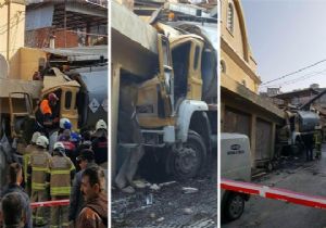 İzmir'de belediye aracı cami duvarına çarptı