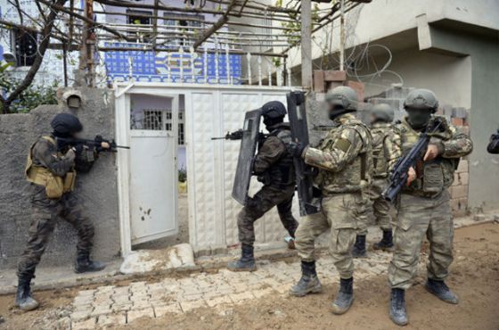 Teröristler ''tuzak''larına Kur'an-ı Kerim'i de alet etti
