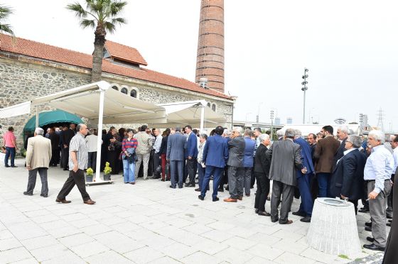 Acılar paylaşıldıkça azalır...
