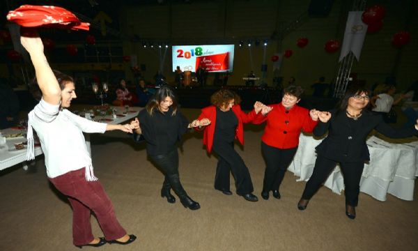 Büyükşehir personeli yılbaşı kutlamasında buluştu