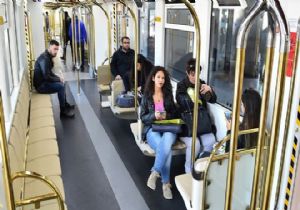 İzmir Metrosu'nda yat konsepti