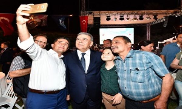 Kocaoğlu'yla özçekim yarışı