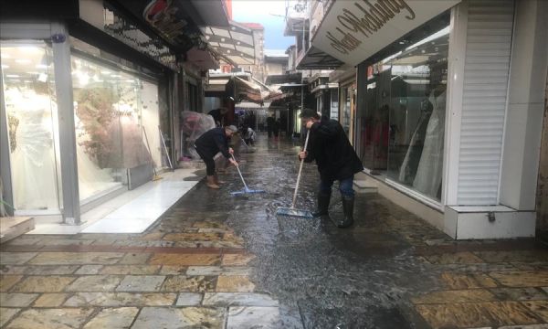 Kemeraltı Çarşısı'nı su bastı