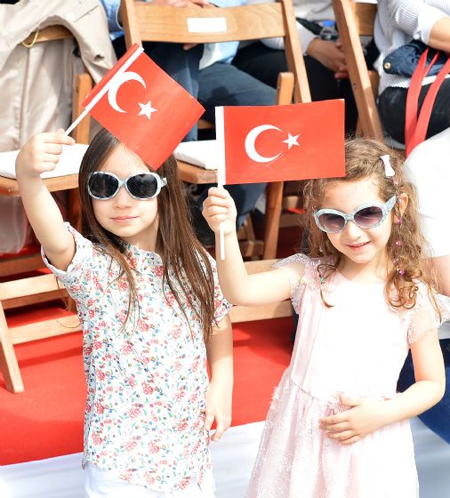 Atatürk'ün çocukları bayramı kutladı