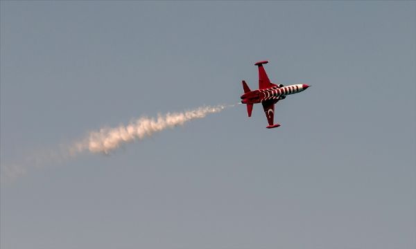 'Türk Yıldızları' İzmir semalarında