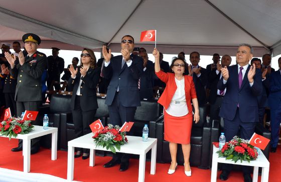 Atatürk'ün çocukları bayramı kutladı