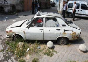İzmir sokaklarında hurda araç tehlikesi