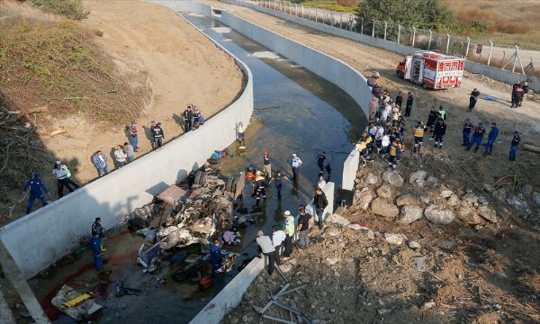İzmir'de feci kaza!