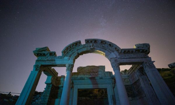 Efes Antik Kenti'nde yıldızların görsel şöleni