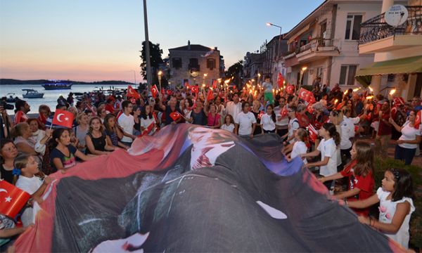 Foça'da 'Zafer' coşkusu