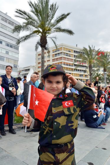 Atatürk'ün çocukları bayramı kutladı