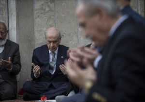 Bahçeli ve MHP'liler topluca dua etti