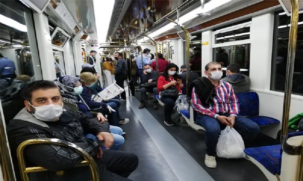'Evde kal' çağrılarına ve 'sosyal mesafe' kuralına uyulmadı