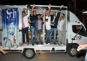 Ege'de Beşiktaşlı taraftarların şampiyonluk coşkusu