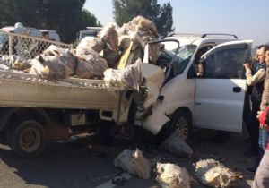 İzmir'de karşı şeride geçen araç ölüm saçtı