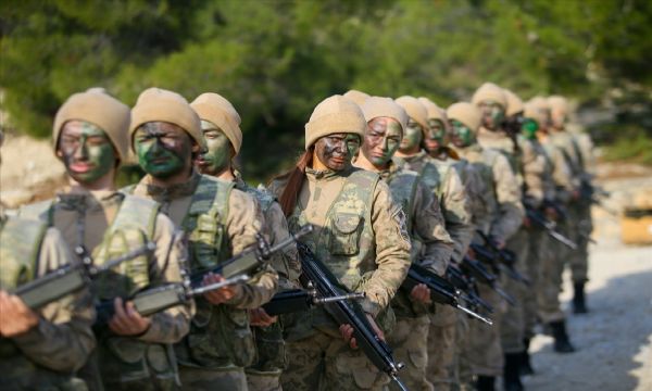 Türkiye'nin ilk kadın komando astsubayları