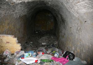 Tabela asmakla tarih kurtulmuyor
