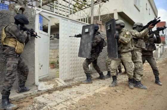 Teröristler ''tuzak''larına Kur'an-ı Kerim'i de alet etti