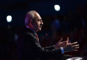 CHP lideri İstanbul'da muhtarlarla buluştu