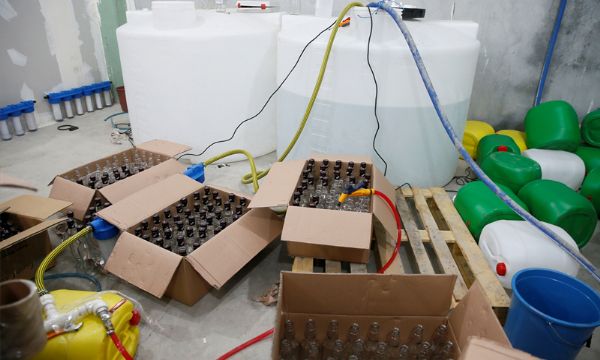 Jandarmadan 'ölüm deposu'na baskın