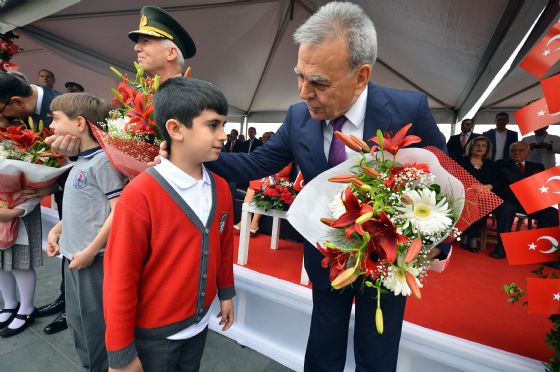 Atatürk'ün çocukları bayramı kutladı