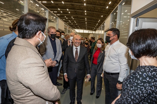 Başkan Soyer personelin yeni yılını kutladı