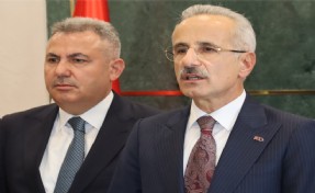 Bakan Uraloğlu'ndan 'YHT' açıklaması: 8,5 saat süren yolculuk süresini 3,5 saate indirdik!