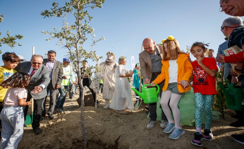 Cumhuriyetin 100’üncü yılında İzmir’e ESHOT Ormanı