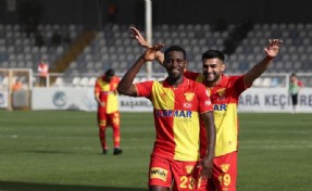 Göztepe’de Mamah çıkışa geçti