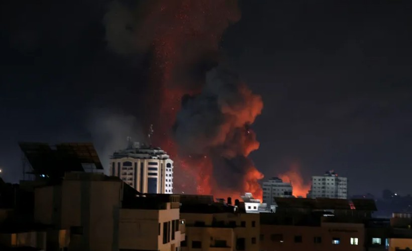 İsrail, Gazze'yi denizden de vuruyor: 704 kişi hayatını kaybetti