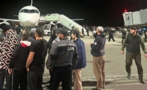 İsrail'den gelen uçağa saldırı: 20 yaralı, 60 gözaltı!