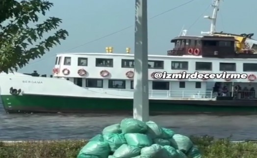 İzmir'de gezi vapuru karaya oturdu