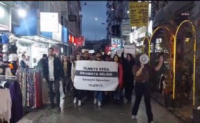 İzmir'de üniversite öğrencilerinden 'KYK' protestosu: Ölmeye değil okumaya geldik