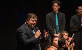 Karşıyaka Oda Orkestrası yeni sezonu alkışlarla açtı