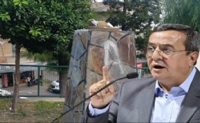 Konak'ta Atatürk büstüne çirkin saldırı