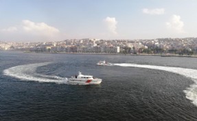 TCSG Dost Gemisi’nden İzmir Körfezi’nde nefes kesen tatbikat