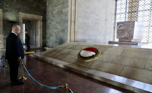 Başkan Pehlivan, Anıtkabir'i ziyaret etti; O’nun hayalinin yaşayan sonuçlarıyız