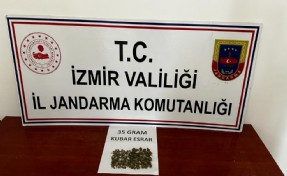 Çeşme'de şüpheli araçtan esrar çıktı