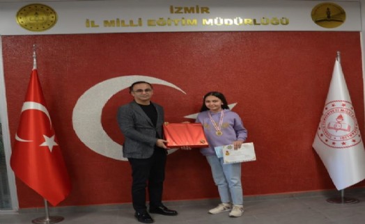 Dünya Şampiyonu Zümra Evren İl Milli Eğitim Müdürü Yahşi'yi ziyaret etti
