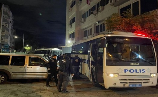 İzmir'de bahis çetesi şüphelileri adliyeye sevk edildi