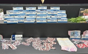 İzmir'de binlerce sentetik hap ele geçirildi