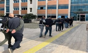 İzmir'de eğlence mekanındaki silahlı kavgaya 6 tutuklama