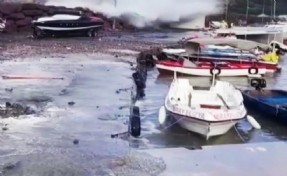 İzmir’de dalgalar yükseldi 4 kişi denize düştü