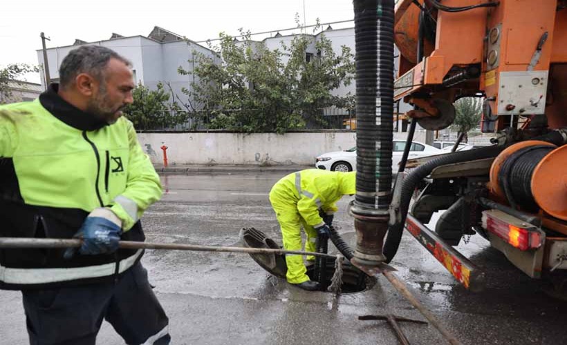 İzmir’de yağmur alarmı: Büyükşehir, bin 500 personel ile sahada