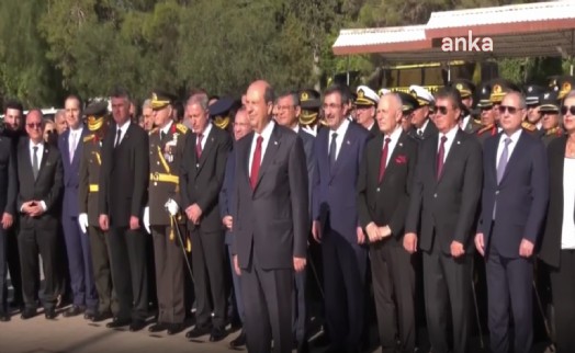 KKTC 40. yaşında.. Lefkoşa'daki Atatürk Anıtı'nda resmi tören düzenlendi