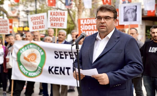 Kadın cinayetleri Seferihisar’da protesto edildi