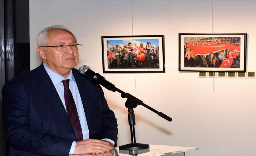 Başkan Selvitopu, sergi açılışında Atatürk'ü andı